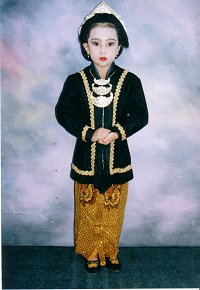 Mayla in traditionele Javaanse klederdracht