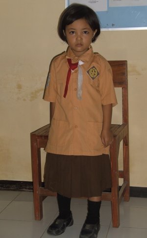 Dewi Nur Anggraeni in schooluniform