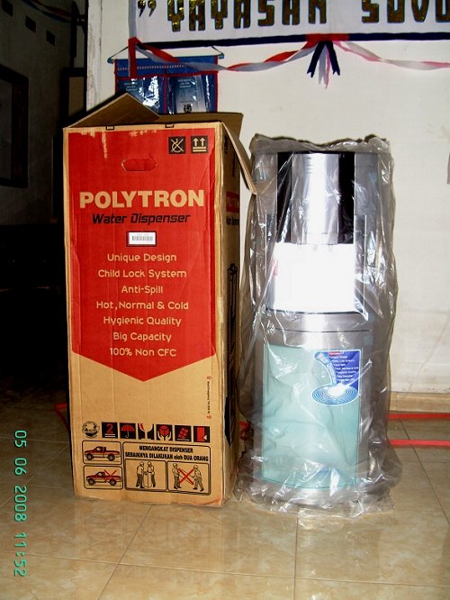 De Polytron water-dispenser.